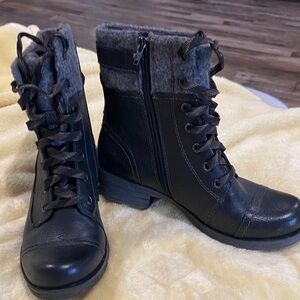 Earth Origins Black and Gray Lace-Up Boots